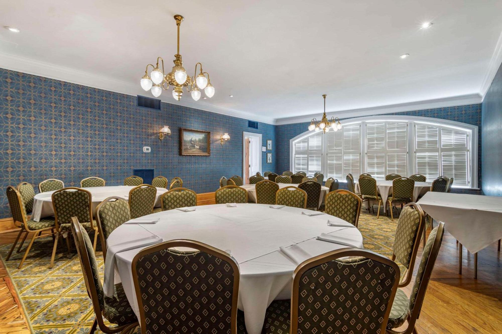 Windsor Hotel, Ascend Hotel Collection Americus Luaran gambar